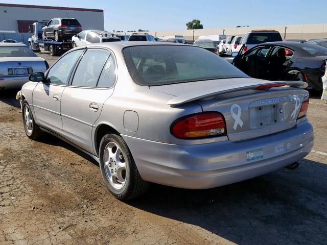 1G3WH52K3WF345706 - 1998 OLDSMOBILE INTRIGUE SILVER photo 3