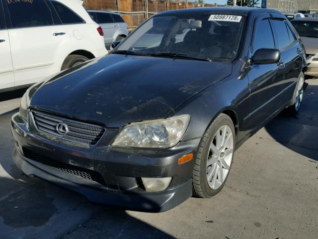 JTHBD192650097914 - 2005 LEXUS IS 300 BLACK photo 2