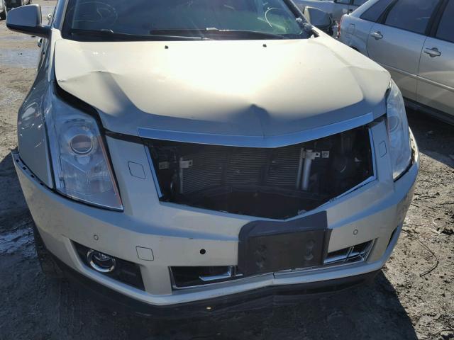 3GYFNDE35DS562720 - 2013 CADILLAC SRX PERFOR TAN photo 9