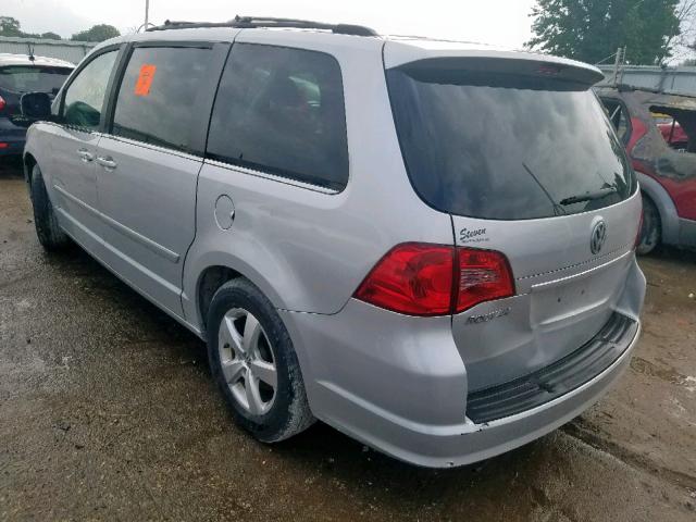 2V8HW34129R542990 - 2009 VOLKSWAGEN ROUTAN SE SILVER photo 3