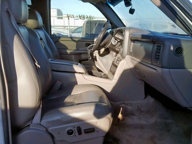 1GKEC16T74J312258 - 2004 GMC YUKON XL C WHITE photo 5