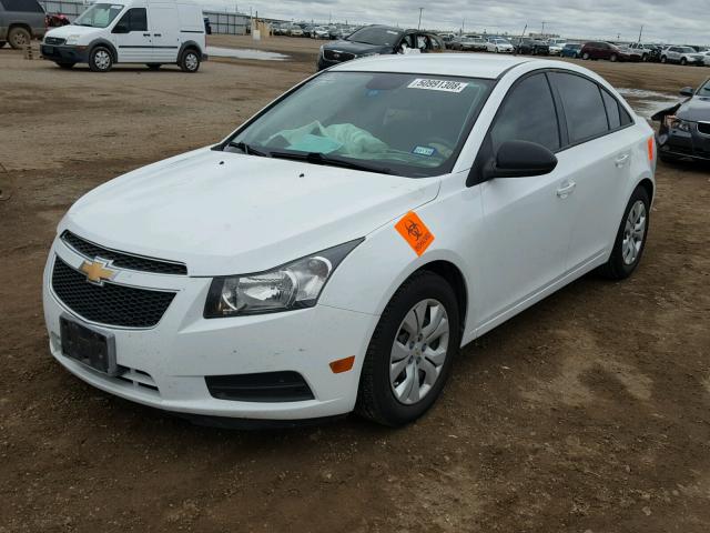 1G1PA5SH1E7251970 - 2014 CHEVROLET CRUZE LS WHITE photo 2