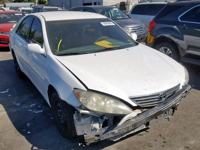 4T1BE32K95U549055 - 2005 TOYOTA CAMRY LE WHITE photo 1
