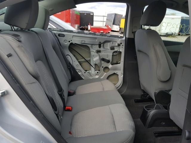 1G1JA5SH4F4156778 - 2015 CHEVROLET SONIC LS SILVER photo 6