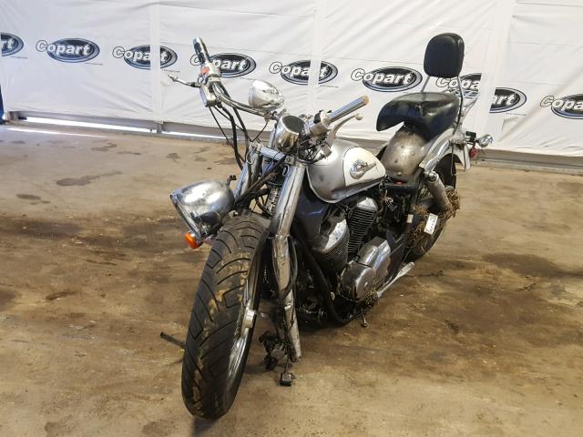 JH2RC446X1M451541 - 2001 HONDA VT750 CD2 银色 照片 2