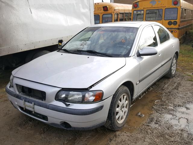 YV1RS61R512027230 - 2001 VOLVO S60 SILVER photo 2