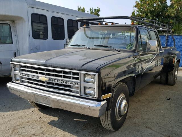 1GCHC33W5FS104542 - 1985 CHEVROLET C30 BLACK photo 2