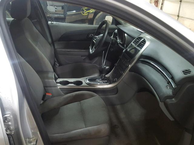 1G11B5SA2DF170499 - 2013 CHEVROLET MALIBU LS 银色 照片 5
