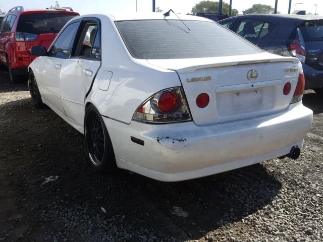 JTHBD182610007379 - 2001 LEXUS IS 300 WHITE photo 3