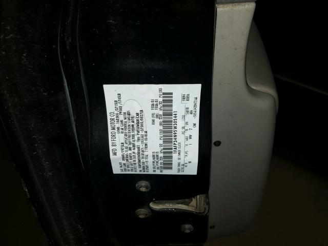 1FAFP34N95W305441 - 2005 FORD FOCUS ZX4 BLACK photo 10