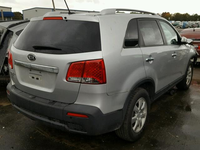 5XYKT4A25BG136578 - 2011 KIA SORENTO BA SILVER photo 4