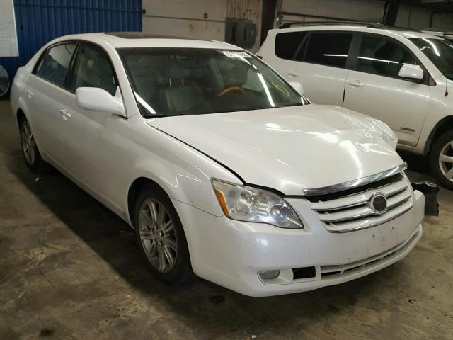 4T1BK36B45U023998 - 2005 TOYOTA AVALON XL WHITE photo 1