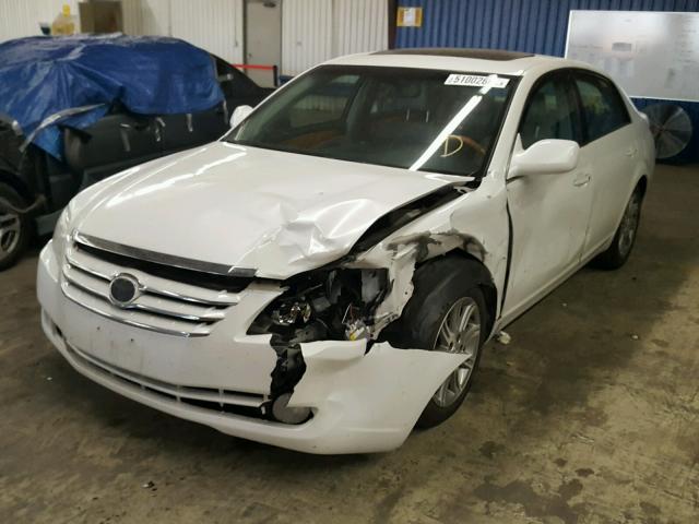 4T1BK36B45U023998 - 2005 TOYOTA AVALON XL WHITE photo 2