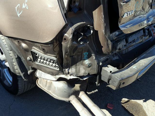 3VW2K7AJ3FM227222 - 2015 VOLKSWAGEN JETTA BASE BROWN photo 9