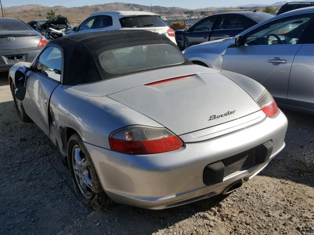 WP0CA29863U621139 - 2003 PORSCHE BOXSTER SILVER photo 3