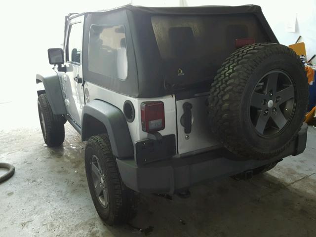 1J4FA24159L705565 - 2009 JEEP WRANGLER X SILVER photo 3