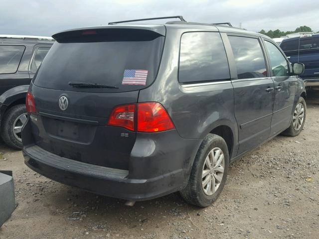 2C4RVABG0CR354815 - 2012 VOLKSWAGEN ROUTAN SE BLACK photo 4