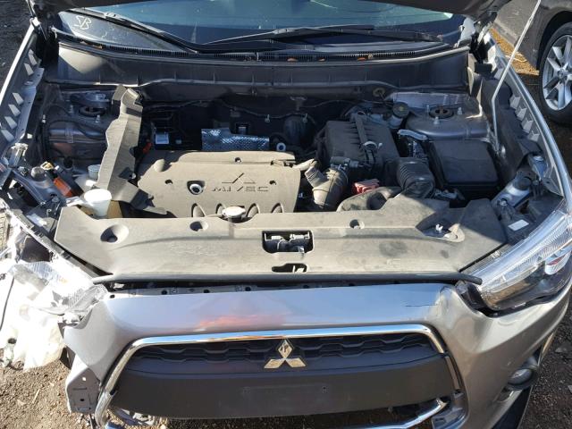 4A4AP5AU6DE023475 - 2013 MITSUBISHI OUTLANDER GRAY photo 7