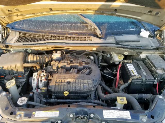 2A8HR64X28R787336 - 2008 CHRYSLER TOWN & COU GOLD photo 7