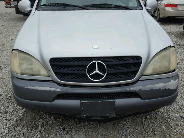 4JGAB54E8YA211403 - 2000 MERCEDES-BENZ ML 320 SILVER photo 7