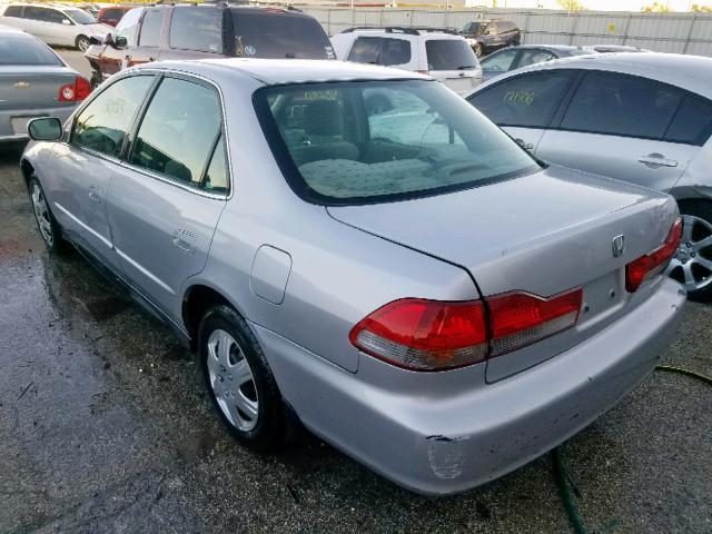 1HGCG56402A053134 - 2002 HONDA ACCORD LX SILVER photo 3