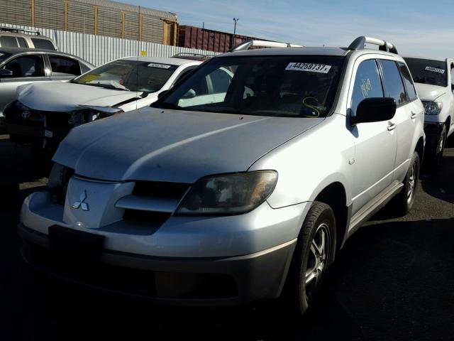 JA4LX31GX3U068030 - 2003 MITSUBISHI OUTLANDER SILVER photo 2