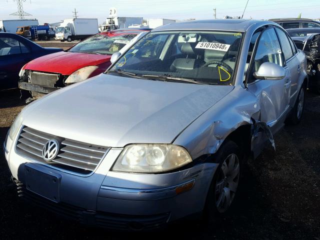 WVWAD63B75P051499 - 2005 VOLKSWAGEN PASSAT GLS SILVER photo 2