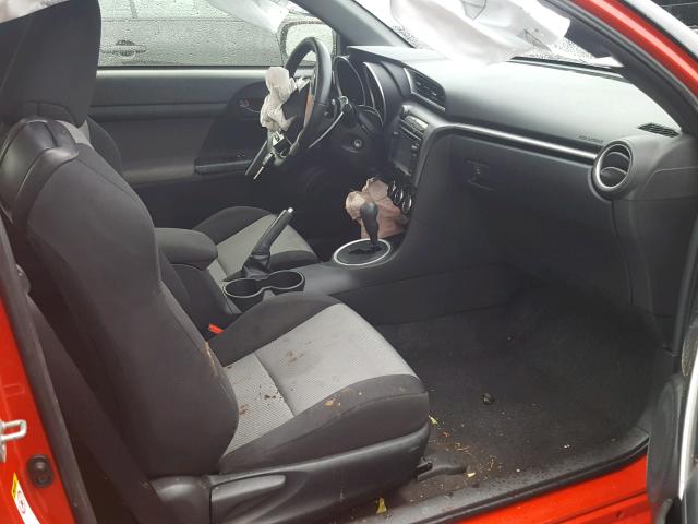 JTKJF5C79FJ009428 - 2015 TOYOTA SCION TC Qırmızı foto 5