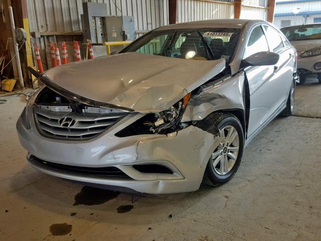 5NPEB4AC6DH555981 - 2013 HYUNDAI SONATA GLS SILVER photo 2