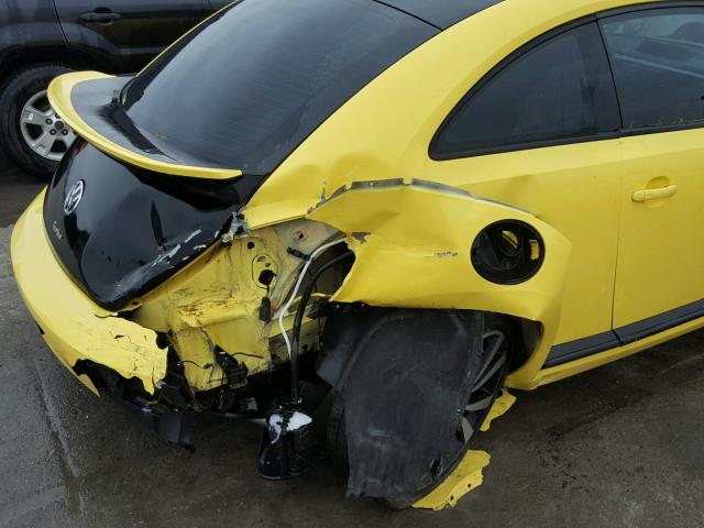 3VWVT7AT4EM622178 - 2014 VOLKSWAGEN BEETLE TUR YELLOW photo 9