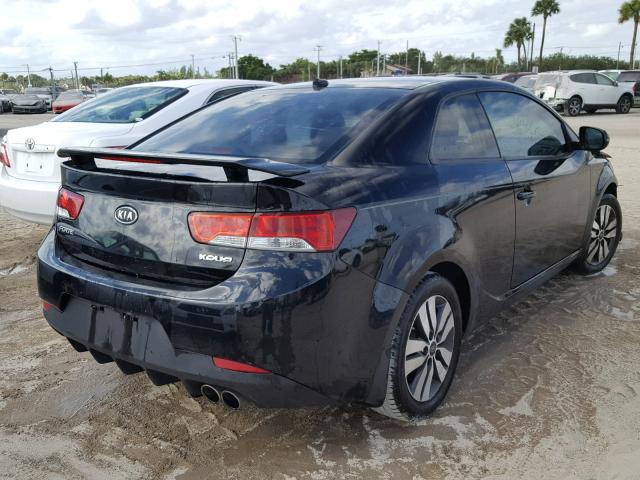 KNAFU6A26D5700838 - 2013 KIA FORTE EX BLACK photo 4