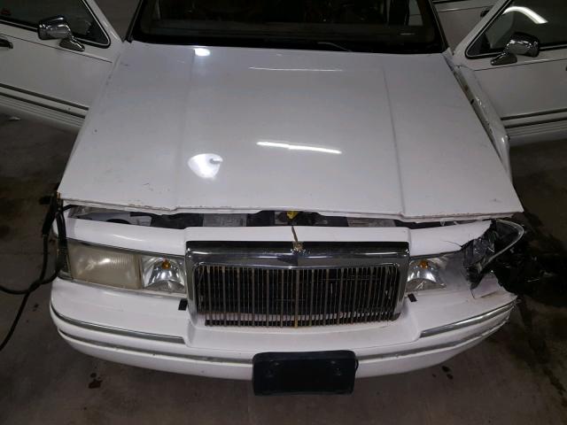 1LNLM82W9RY735152 - 1994 LINCOLN TOWN CAR S WHITE photo 7