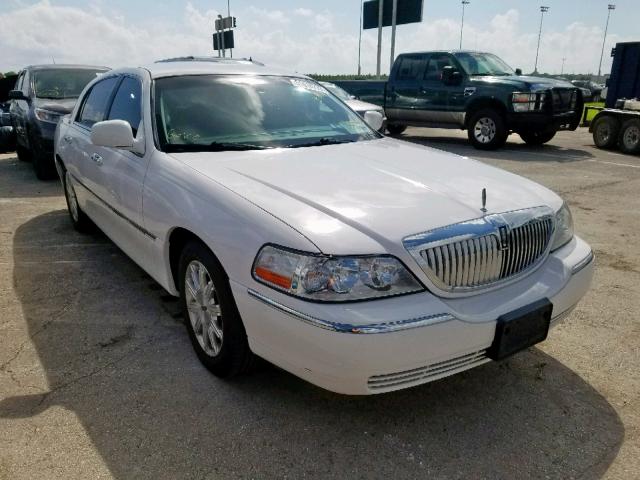 2LNHM82V49X629480 - 2009 LINCOLN TOWN CAR S WHITE photo 1