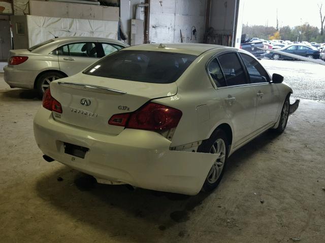 JNKCV61FX9M361468 - 2009 INFINITI G37 WHITE photo 4