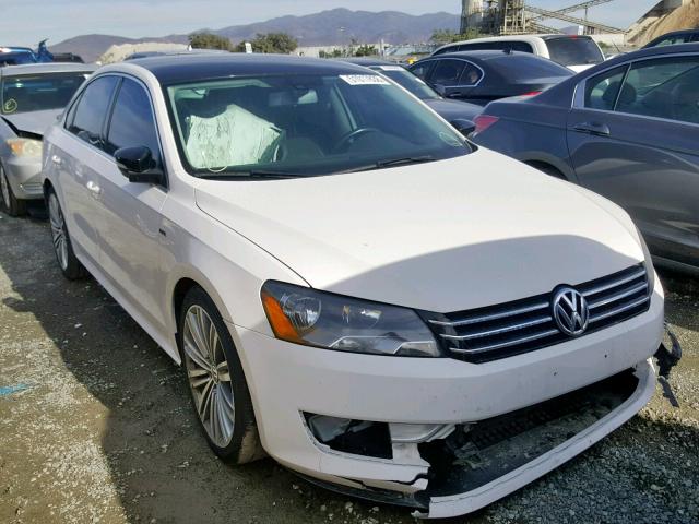 1VWBT7A32FC045348 - 2015 VOLKSWAGEN PASSAT SE WHITE photo 1