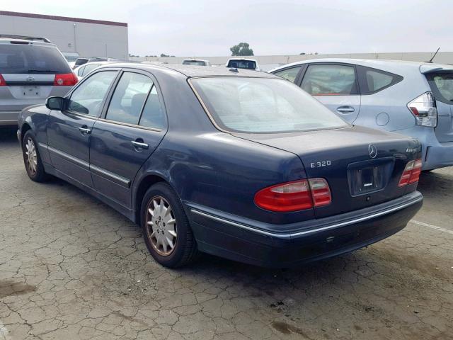 WDBJF82J01X045096 - 2001 MERCEDES-BENZ E 320 4MAT BLUE photo 3