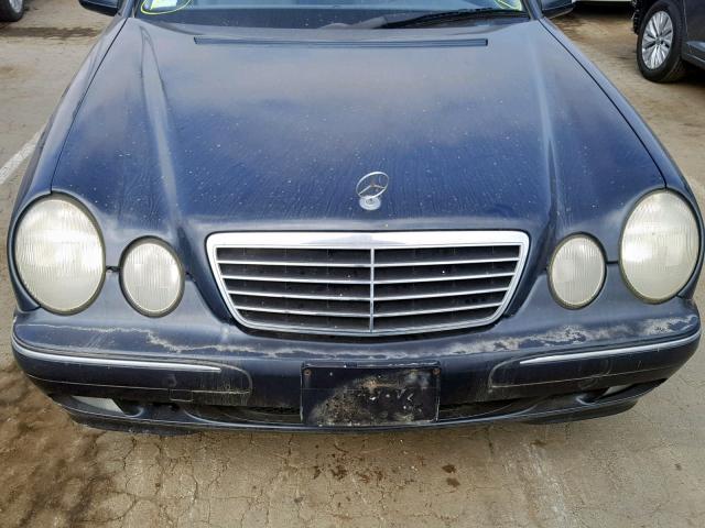 WDBJF82J01X045096 - 2001 MERCEDES-BENZ E 320 4MAT BLUE photo 9