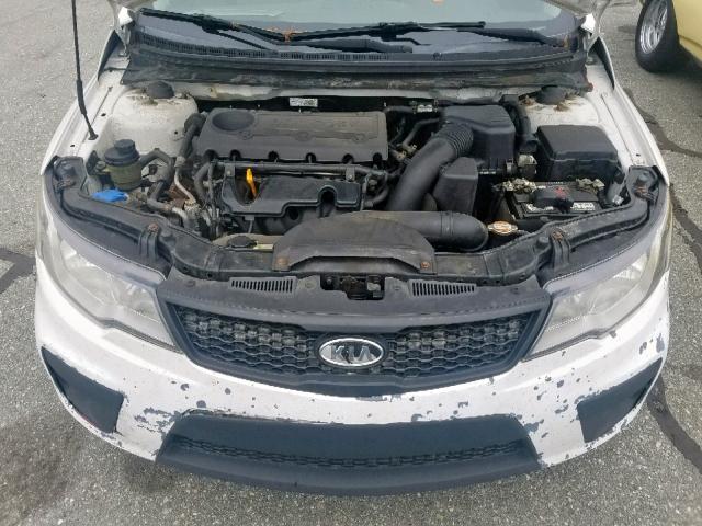 KNAFU6A29A5165810 - 2010 KIA FORTE EX WHITE photo 7