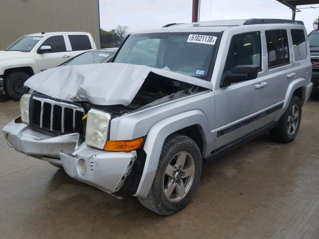 1J8HH48K98C115062 - 2008 JEEP COMMANDER SILVER photo 2