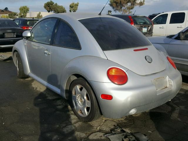 3VWCC21C9YM476312 - 2000 VOLKSWAGEN NEW BEETLE 银色 照片 3