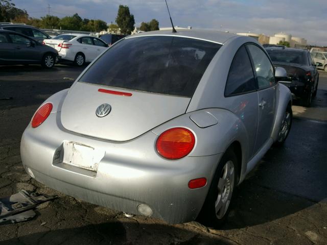 3VWCC21C9YM476312 - 2000 VOLKSWAGEN NEW BEETLE 银色 照片 4