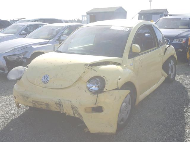 3VWCC21CXXM473207 - 1999 VOLKSWAGEN NEW BEETLE YELLOW photo 2