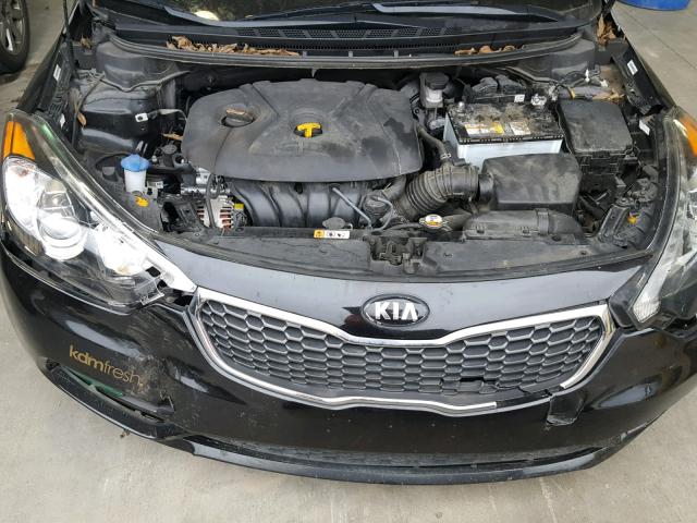 KNAFX4A83F5364181 - 2015 KIA FORTE EX BLACK photo 7