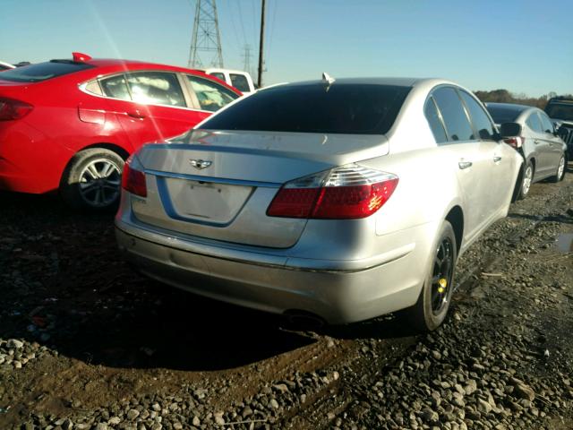 KMHGC4DE1AU076609 - 2010 HYUNDAI GENESIS 3. SILVER photo 4