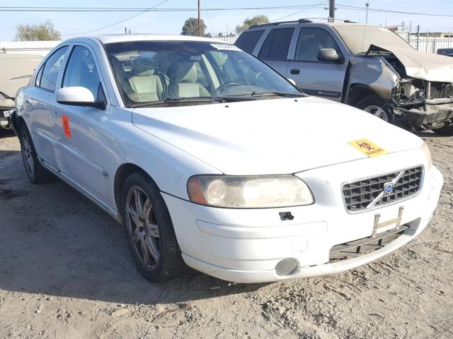 YV1RS592452445852 - 2005 VOLVO S60 2.5T WHITE photo 1