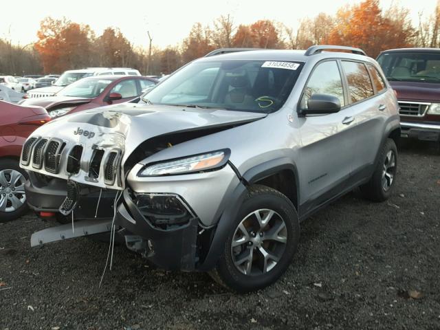 1C4PJMBB0JD564629 - 2018 JEEP CHEROKEE T GRAY photo 2