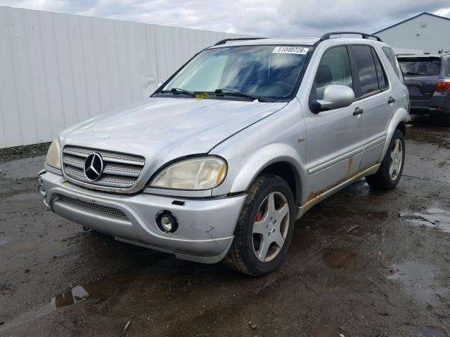 4JGAB74E71A241218 - 2001 MERCEDES-BENZ ML 55 SILVER photo 2