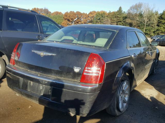 2C3JA63H55H659785 - 2005 CHRYSLER 300C BLACK photo 4