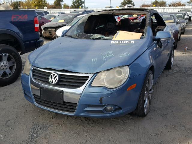 WVWFA71F08V027376 - 2008 VOLKSWAGEN EOS LUX 蓝色 照片 2