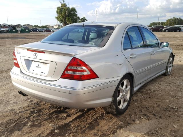 WDBRF52H87F844895 - 2007 MERCEDES-BENZ C 230 SILVER photo 4